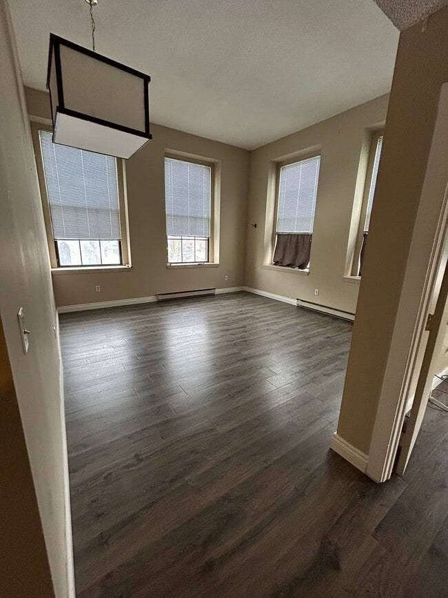 Photo - Cozy & Large 2 Bed 1.5 Bath in Lowell!