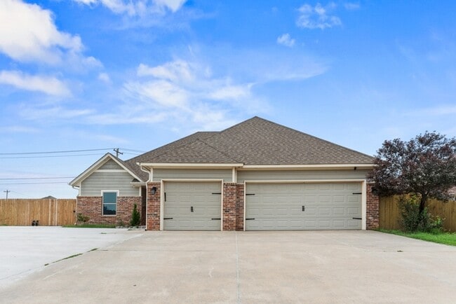 Photo - 1200 Ridgeway Dr