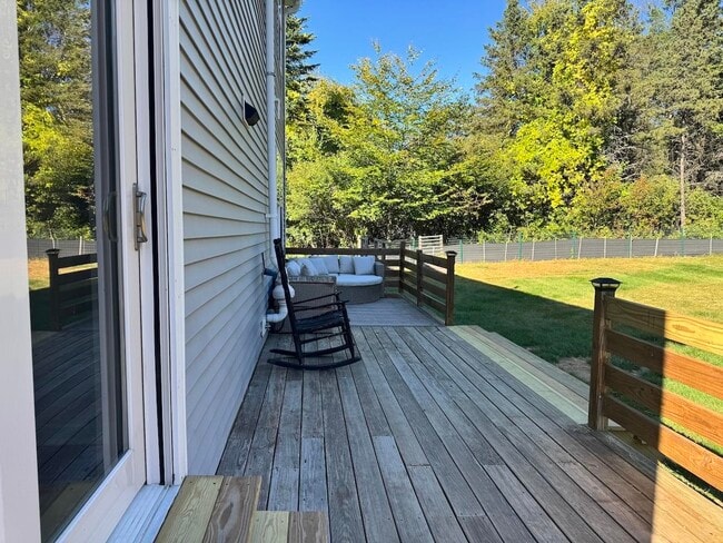 83 Foley Rd