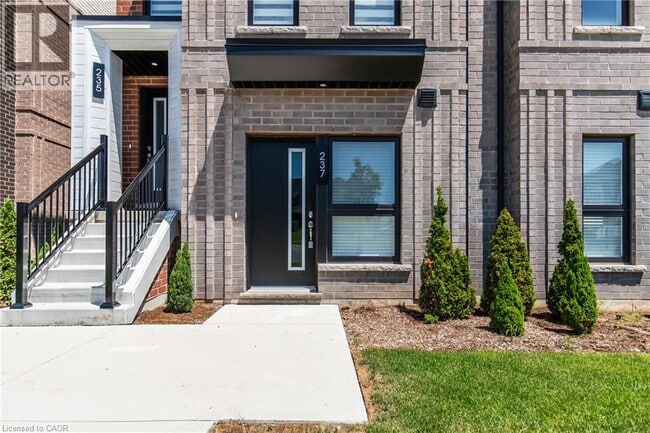 Photo - 237 Burke St