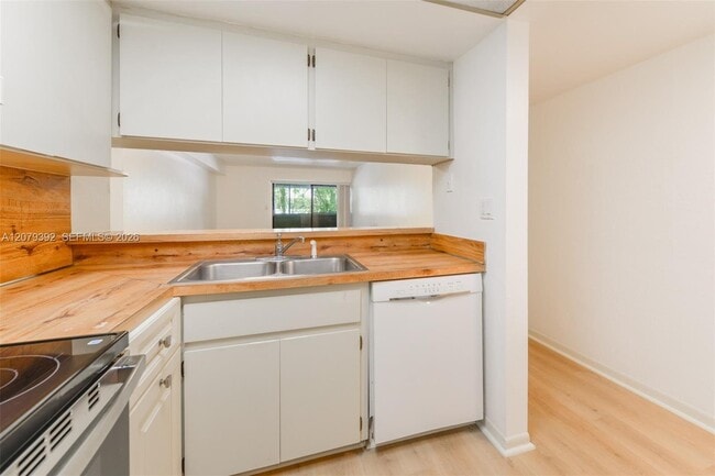 7420 SW 59th Ave Unit d