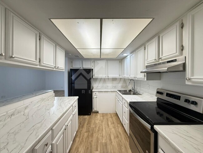 Photo - 6707 Cypress Lake Dr