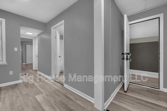 Photo - 1725 Hollins St Unidad 1