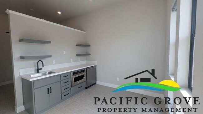 Photo - Stylish New Studio with Modern Finishes in Marina