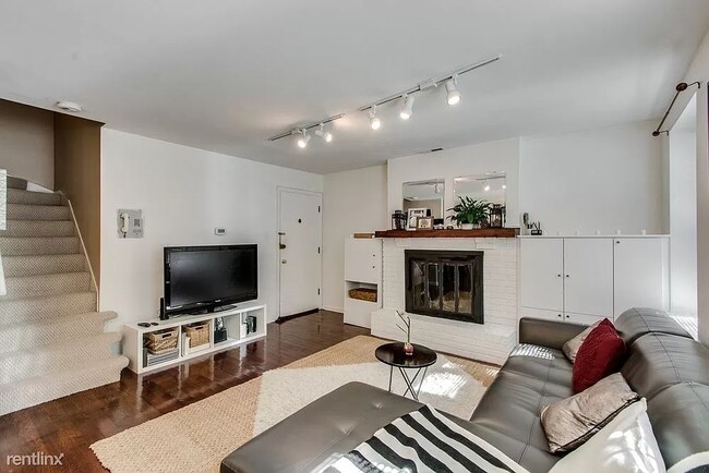 Photo - 1011 N La Salle Dr Unit 1W