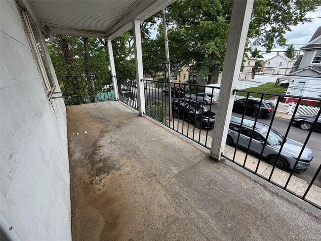 Photo - 217-07 134th Rd