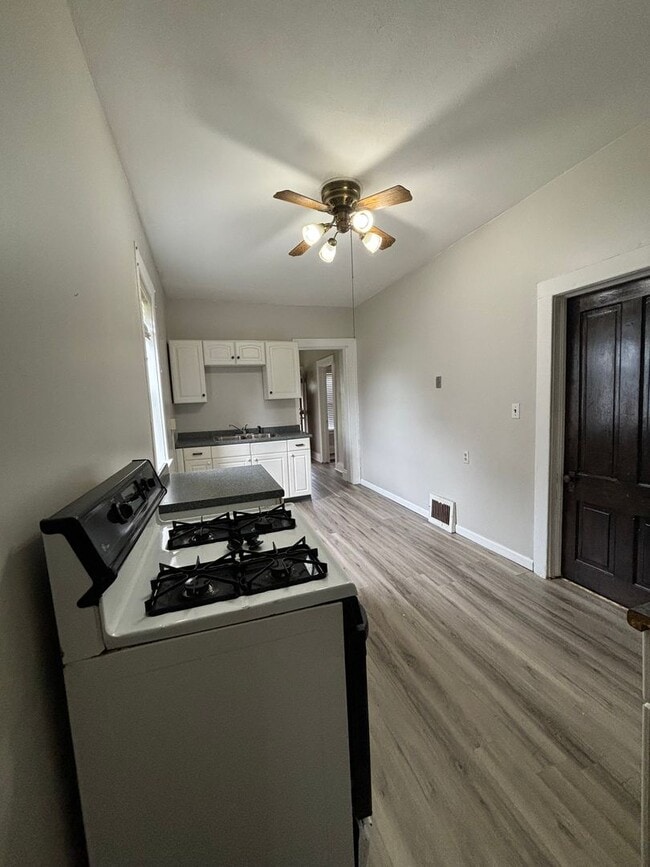 Photo - Vine,N.20931 Unit Down