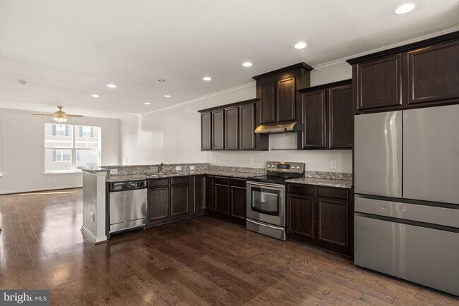 Photo - 111 Rotunda Dr