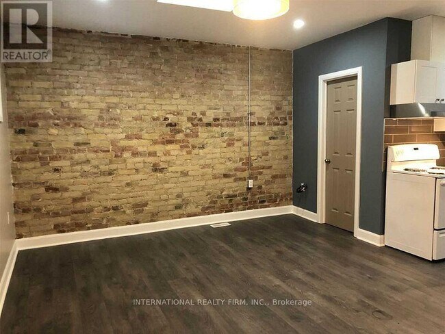 Photo - 1272 Danforth Ave