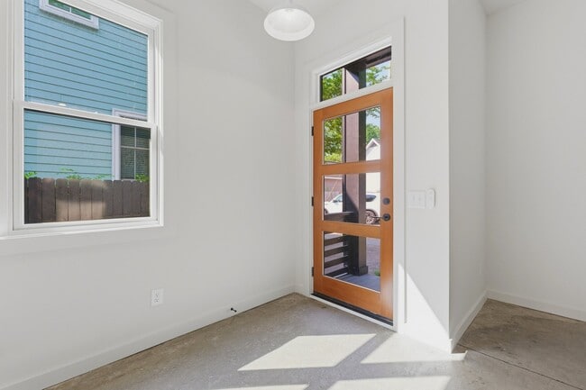 Photo - 6 F St