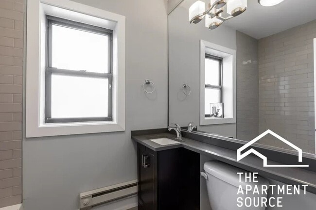 Photo - 709 W Brompton Ave Unit 709 West Brompton Ave