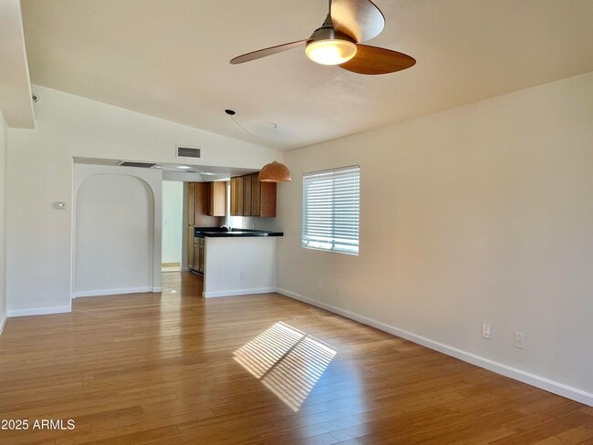 Photo - 2926 N Oregon St