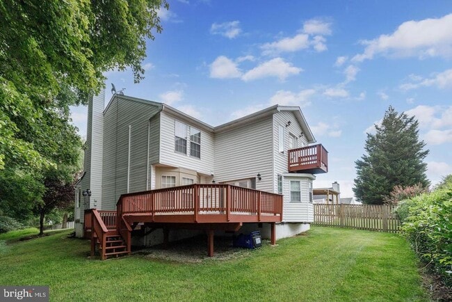 Building Photo - 6263 Woodcrest Dr