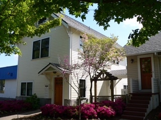 Photo - 350 NW Polk Ave Unit Garage Mahal