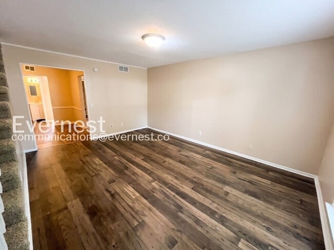 Photo - 2406 Lyndon Ave