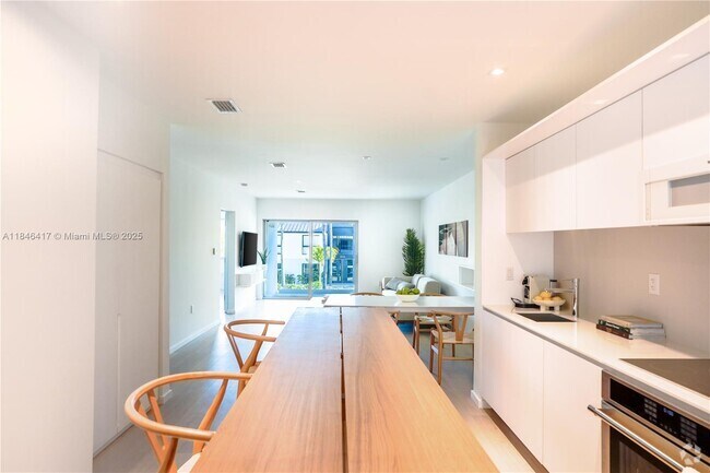 Building Photo - 201 Sunrise Dr Unit 203 Rental