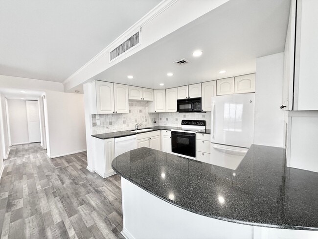 Photo - 2016 Main St Unit 1202