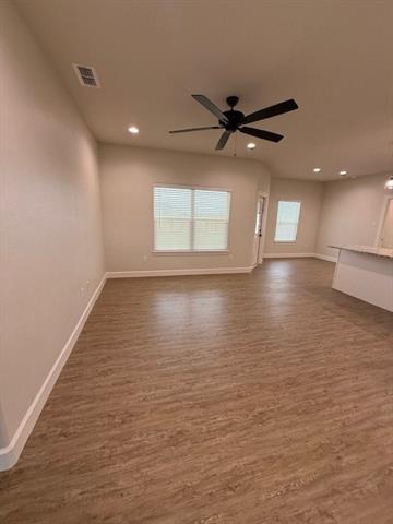 Photo - 7017 Glen Abbey Rd