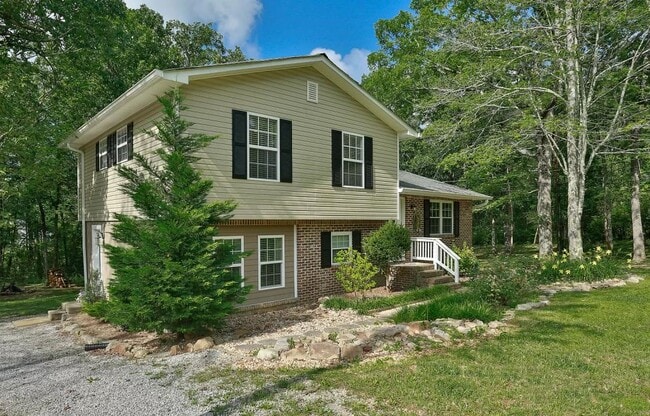Building Photo - 7206 Sawyer Rd Rental