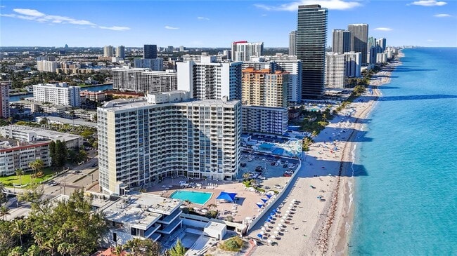 Photo - 3180 S Ocean Dr Unidad 520