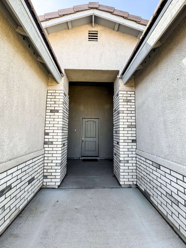 Photo - "Spacious 4-Bedroom, 2-Bathroom home in Prime Yuma!"