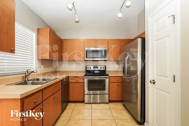 7211 Summit Pl