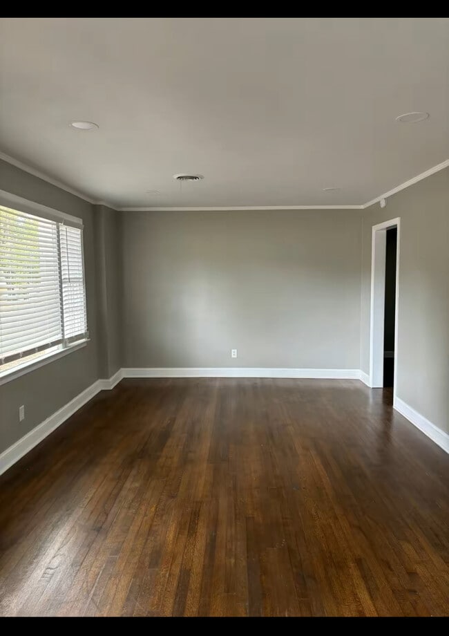 Photo - 469 Lytle St