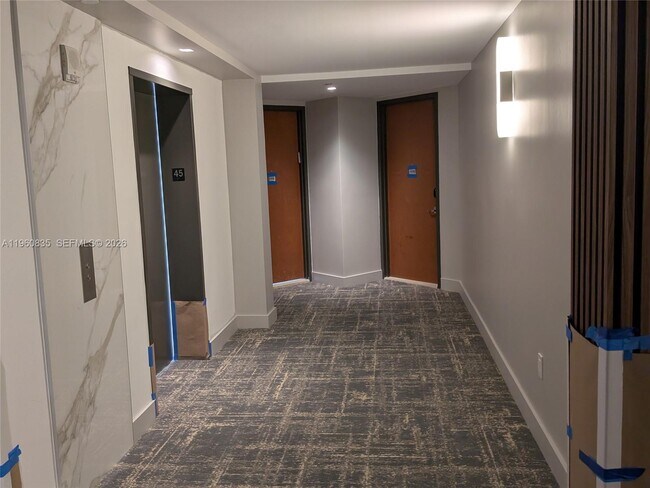 Building Photo - 6365 Collins Ave Unit 2709