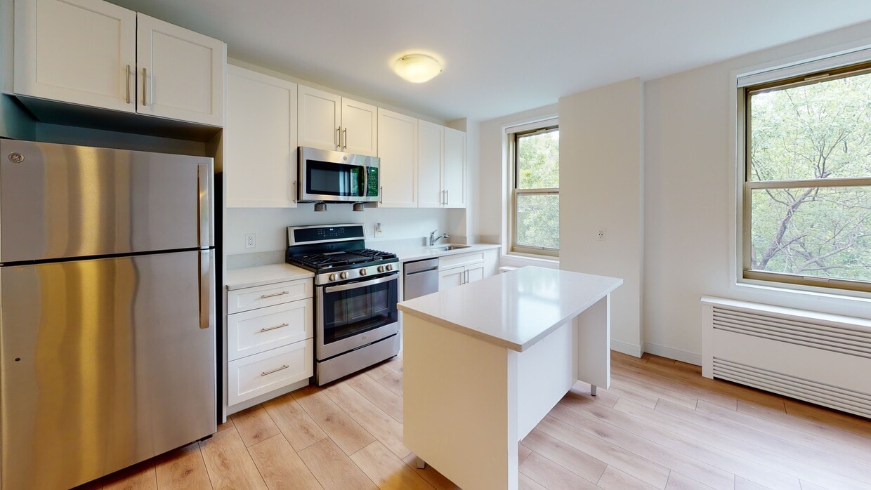 Photo - Camelot Court Apartments