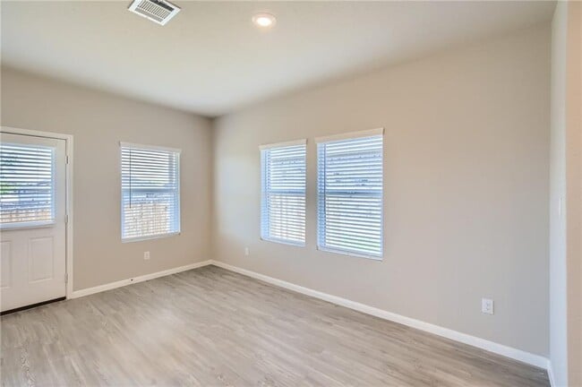 Photo - 2478 Moselle Ln