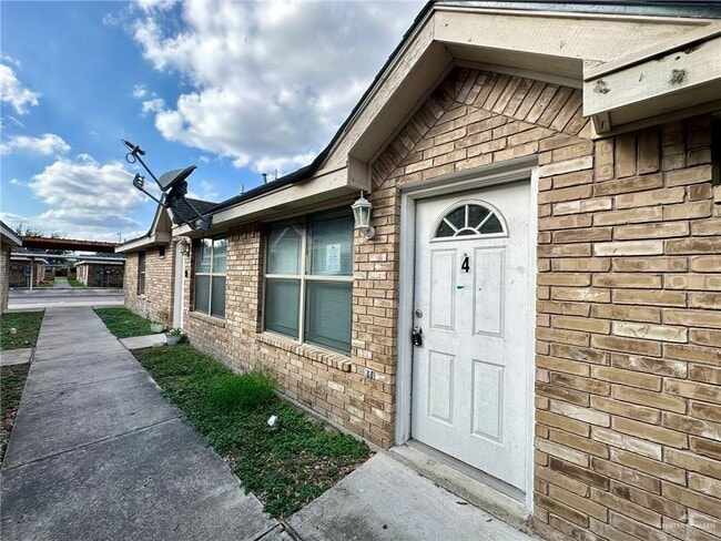 2305 N Dahlia St Unidad 2