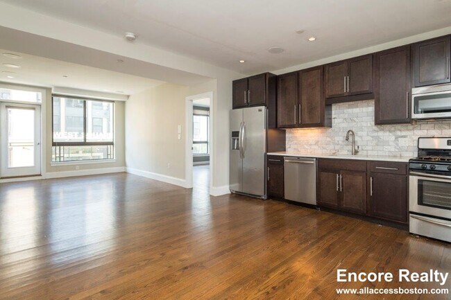 Building Photo - 339 D St Unit 11