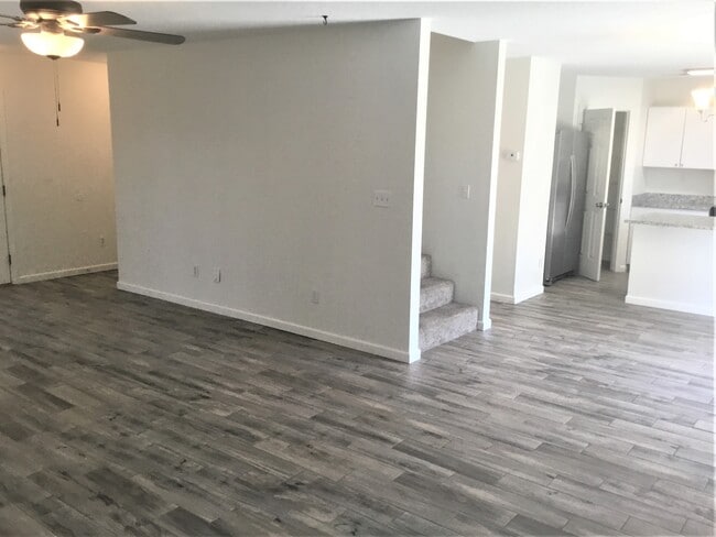 Photo - 10244 Shawna St NW