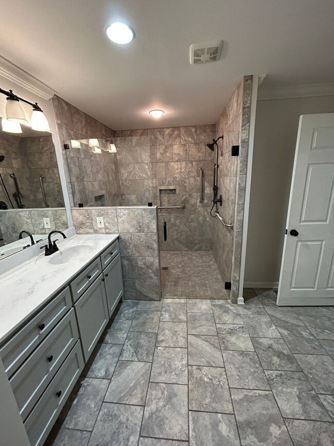 Photo - 3/2 Nice House in East Rome $1,895