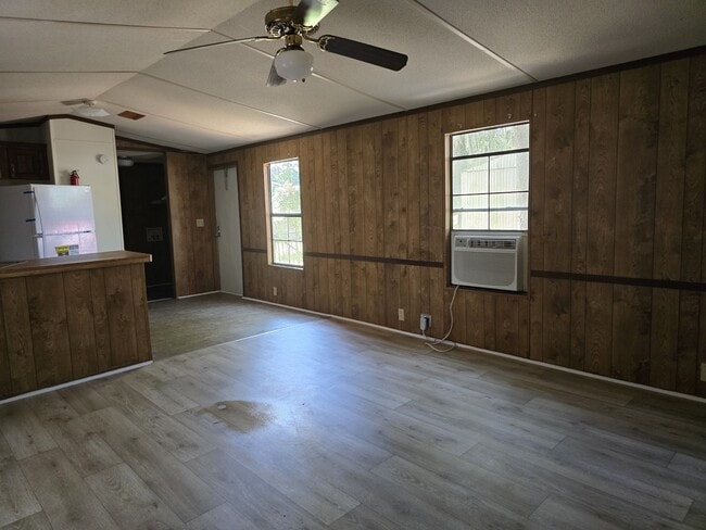 Building Photo - 472 Ruben Wells Rd