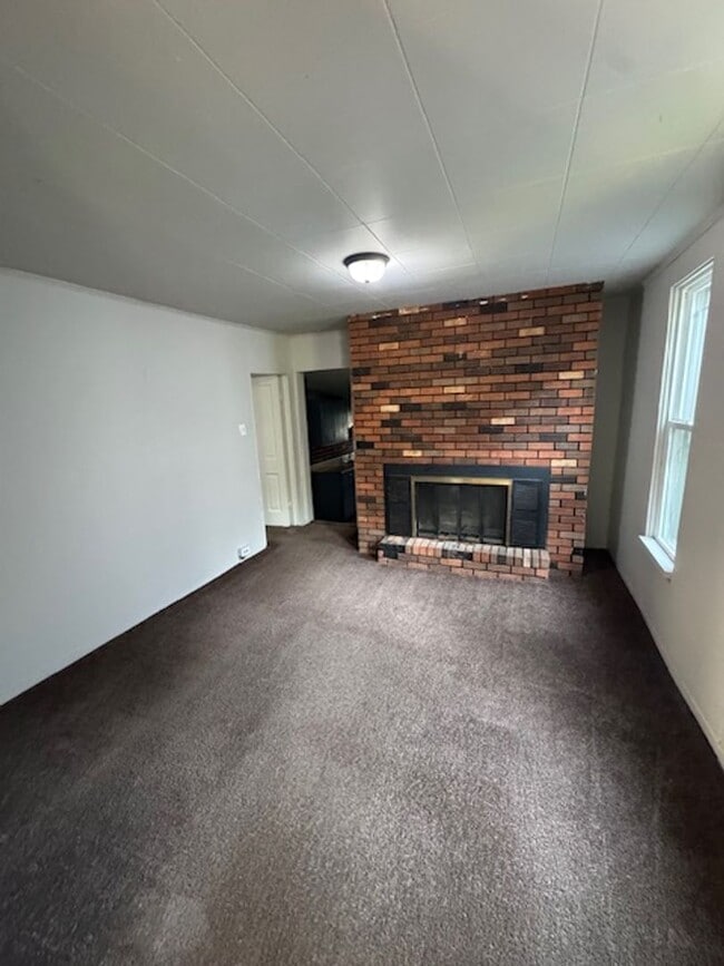 Photo - 1342 Guthrie St