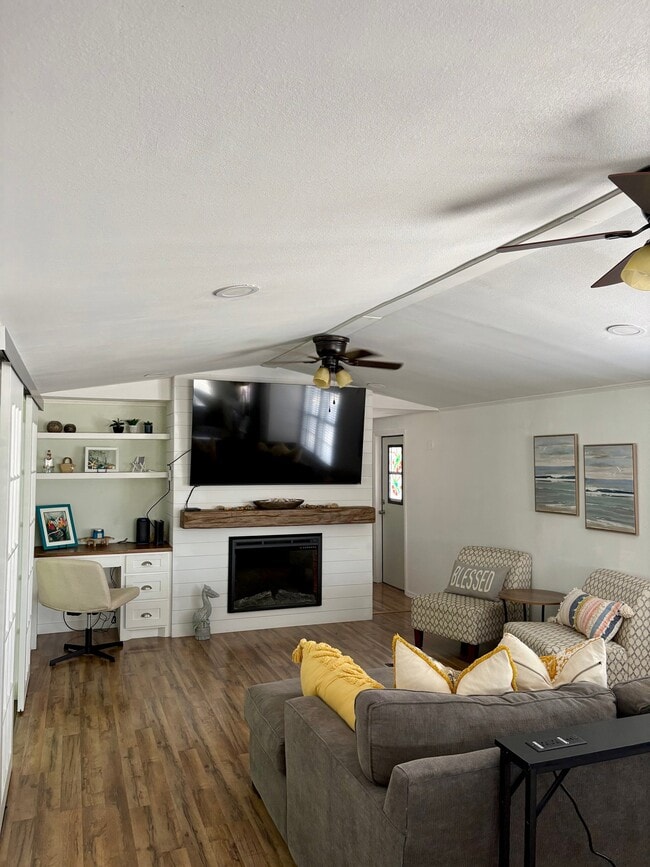 20 Sundance Ln