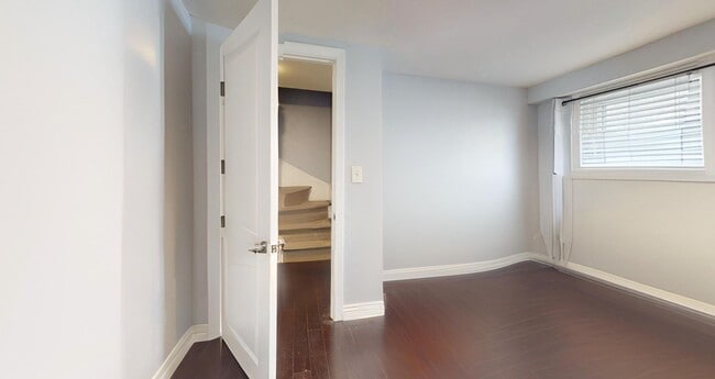 Photo - 215 Bolton St Unit 1