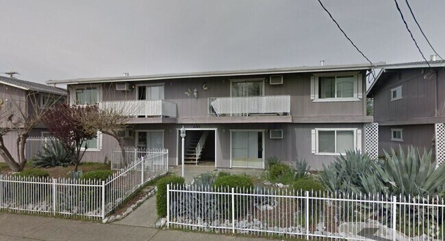 Building Photo - 4340 Clay St Unit A Rental