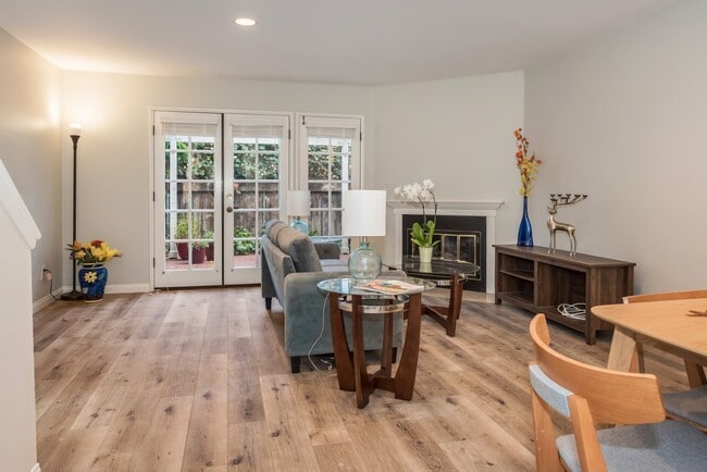 Photo - Spacious Downtown 2 bed/ 2.5 bath Condo - 2 blocks from Cottage!