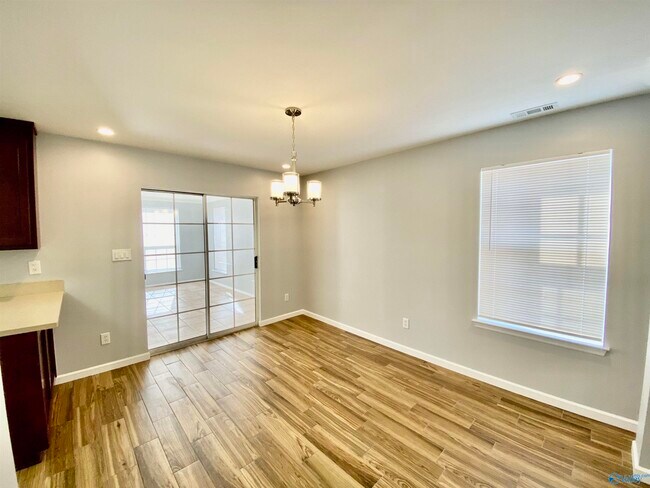 Photo - 304 Harvestwood Ct