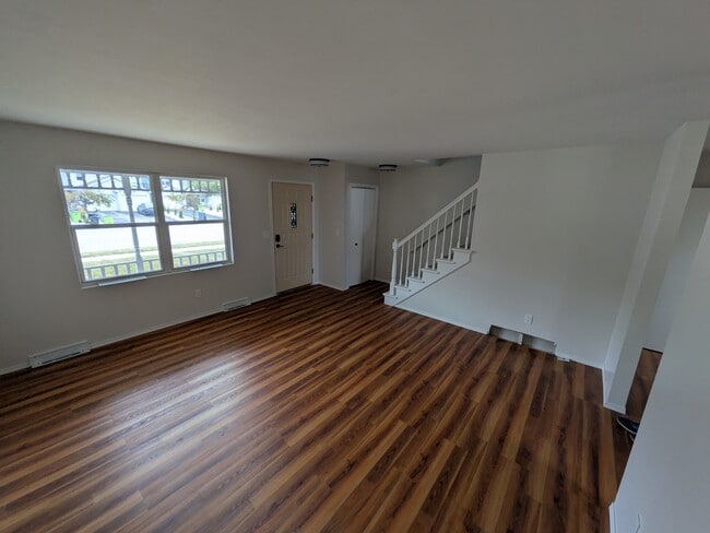 Photo - 3954 East River Drive