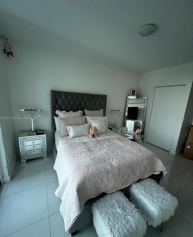 Photo - 185 SW 7th St Unit 1714