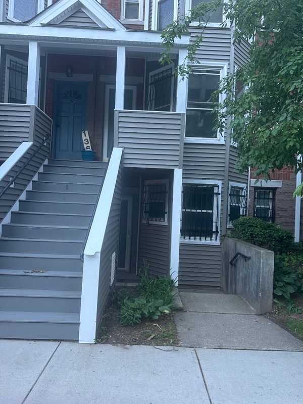 Building Photo - 136 Maple Ave Unit B