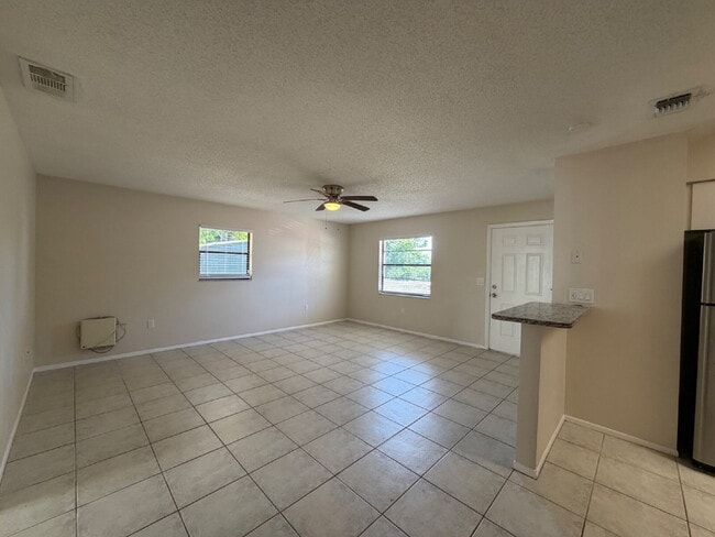 Photo - "Charming 2-Bed Retreat with Granite Finishes”