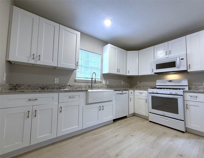 Photo - 1702 Studewood St