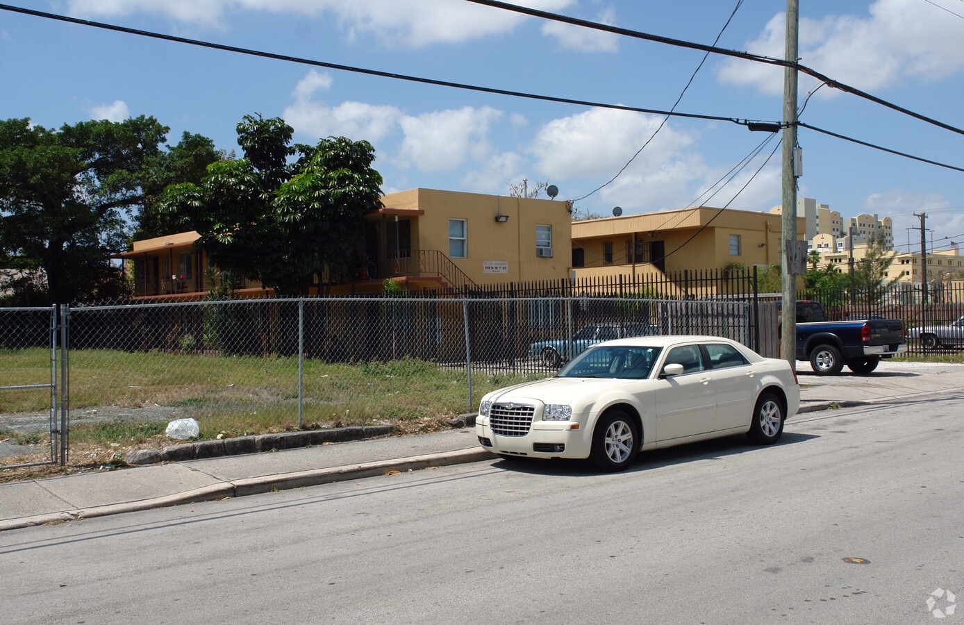 Photo - 448-458 NW 7th St