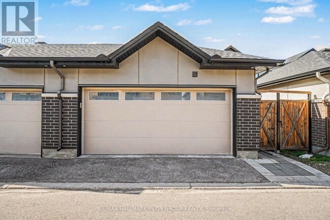 Photo - 618 Mikinak Rd.