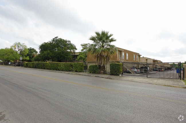 Antonian Apartments For Rent in San Antonio, TX