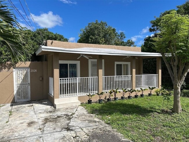 Photo - 261 NW 49th St Unit A